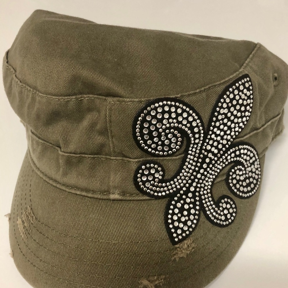 Women’s low profile cap